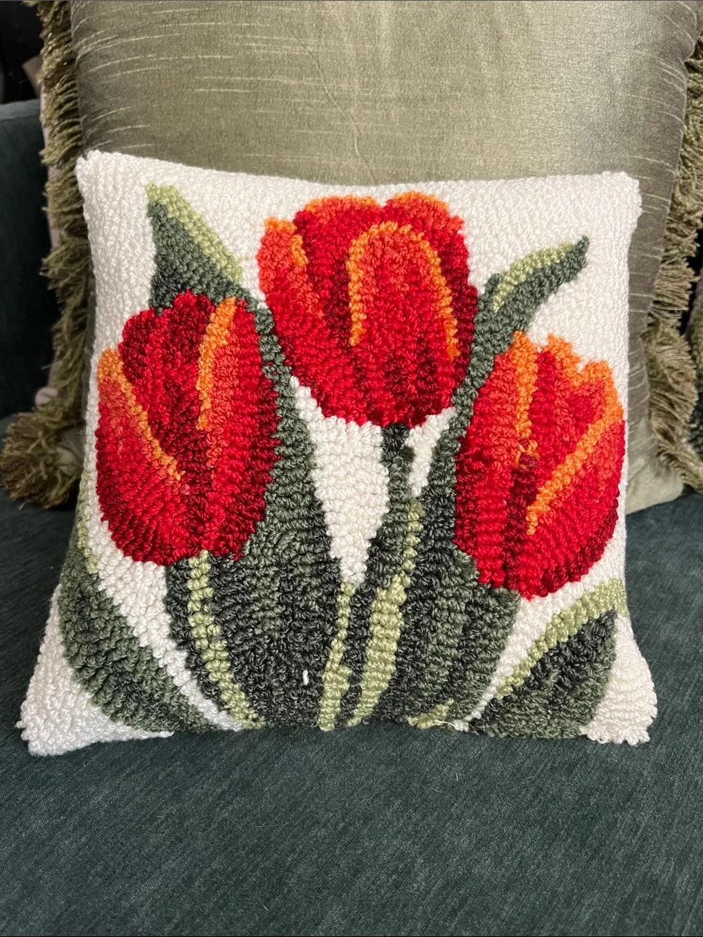 NWT Decorative Red Tulip Needlepoint Throw Pillow - Set of 2